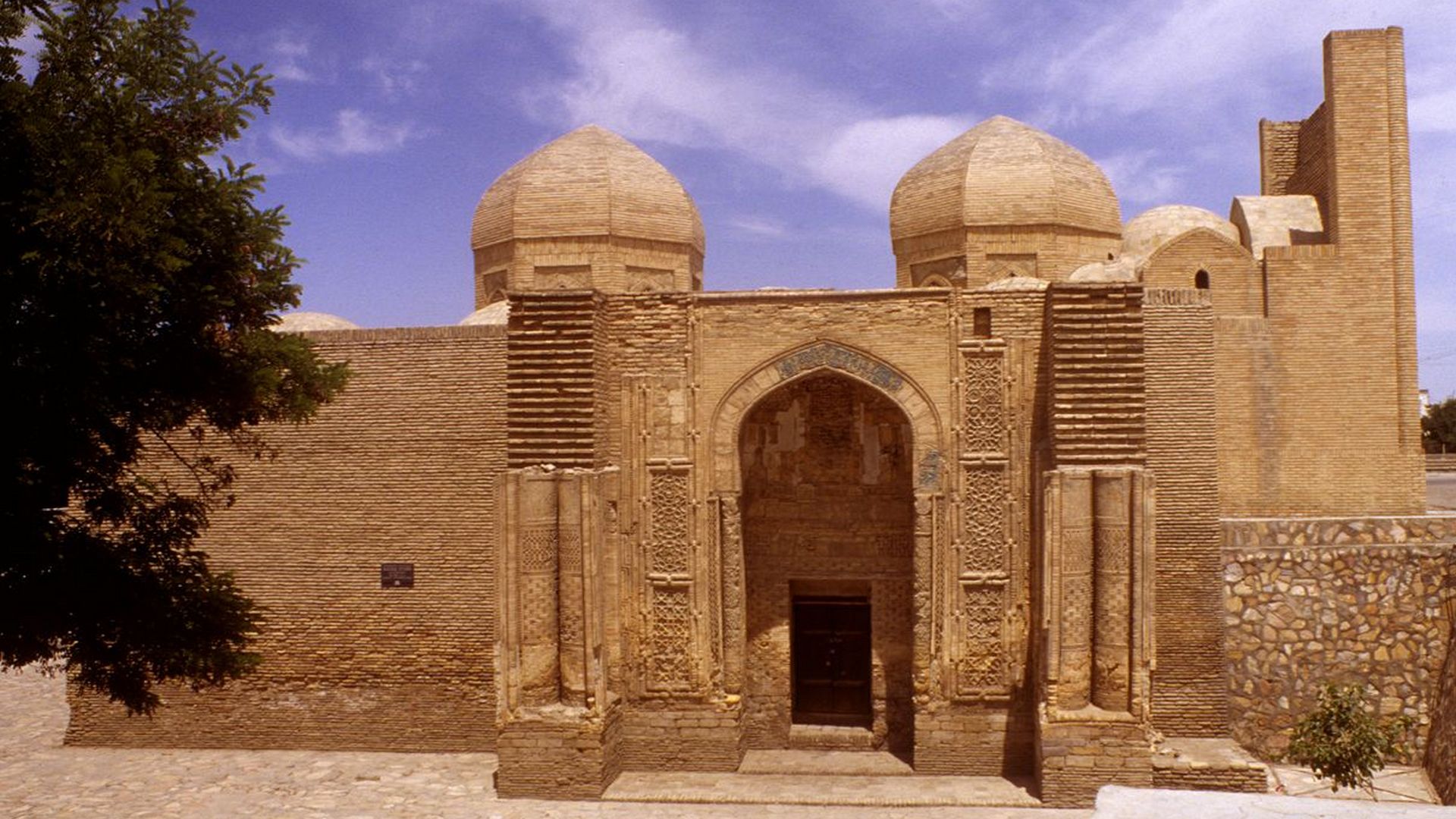 Category:Magok-i-Attari mosque - Wikimedia Commons